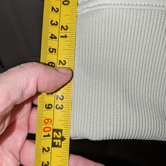 Nike joggers light green Ladies Medium. Pull on. Elastic waist. - Picture 2 of 10